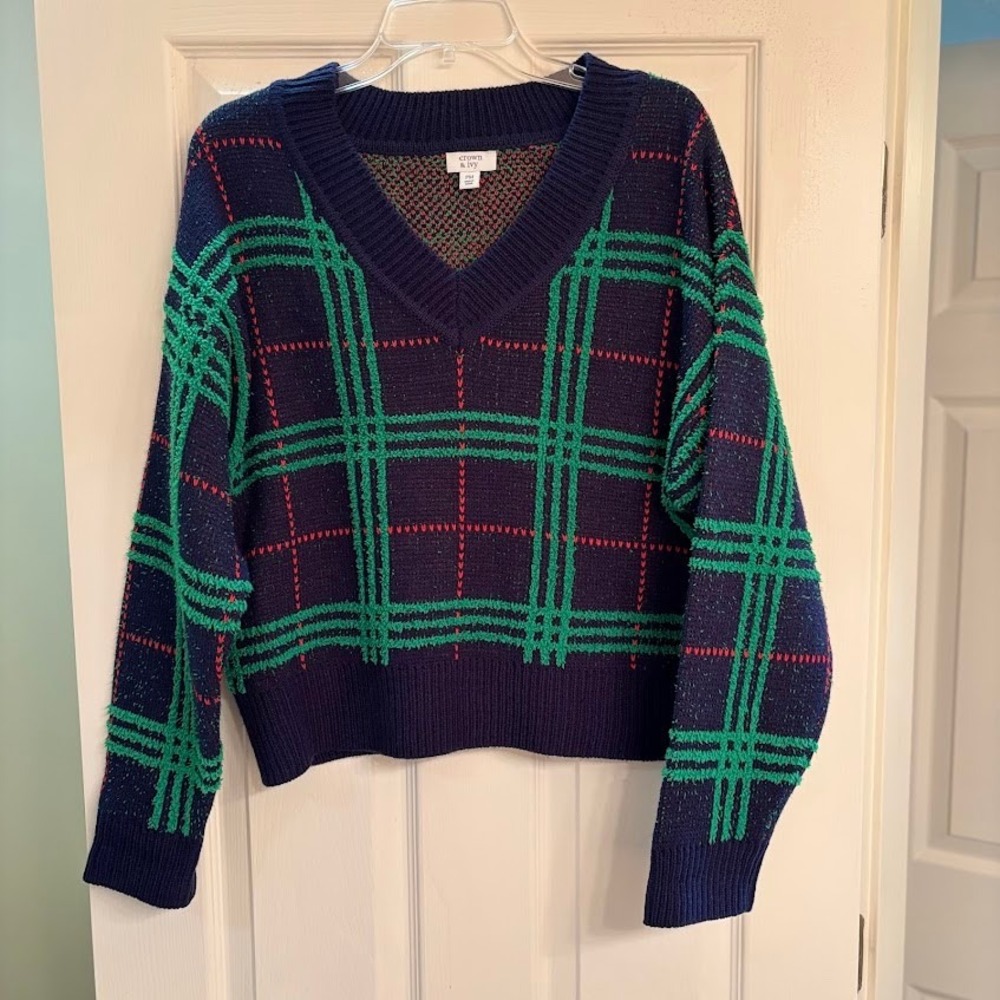 Crown & Ivy Sweater Womens PM Navy Blue Acrylic Plaid V-Neck Preppy Holiday Chic